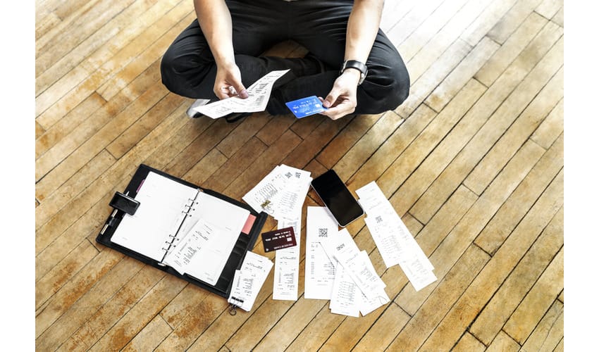 How to Prioritize Debt Repayment with Saving for the Future